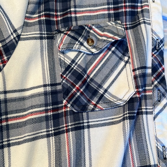 Button down - Picture 2 of 3